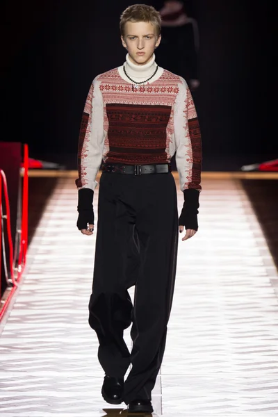 Look 5